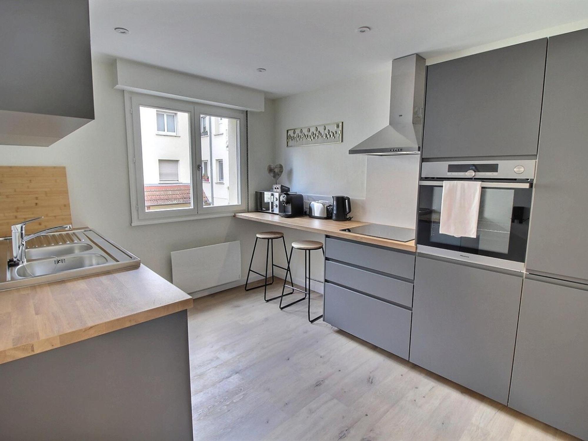 Renove Pres Du Centre De Avec Balcon, 2 Et Wi-fi Inclus - Fr-1-722-7 Apartamento *