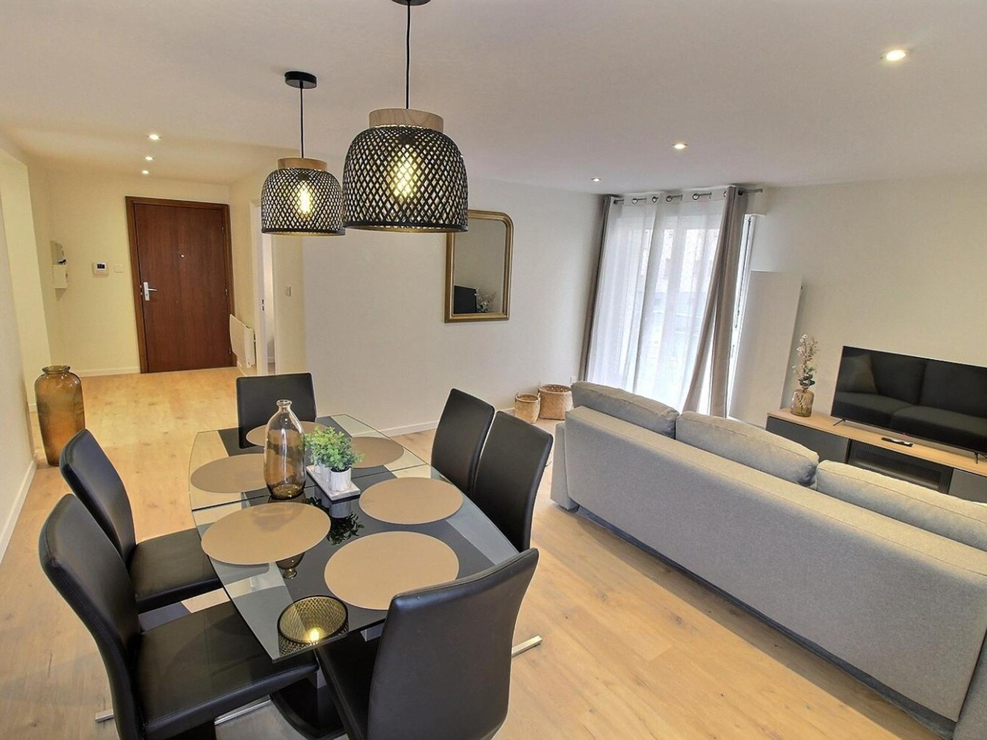 Renove Pres Du Centre De Avec Balcon, 2 Et Wi-fi Inclus - Fr-1-722-7 Apartamento *